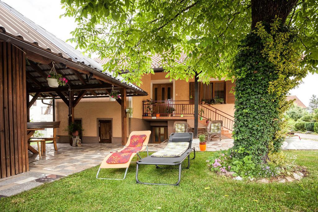 Apartment Tomasevic Slunj Exterior photo