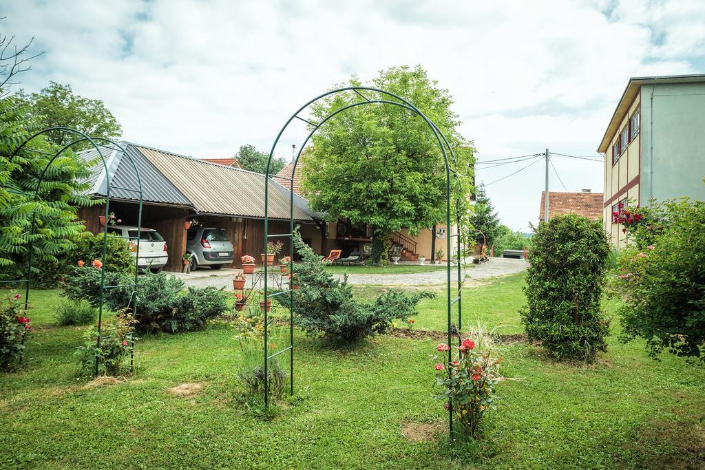 Apartment Tomasevic Slunj Exterior photo