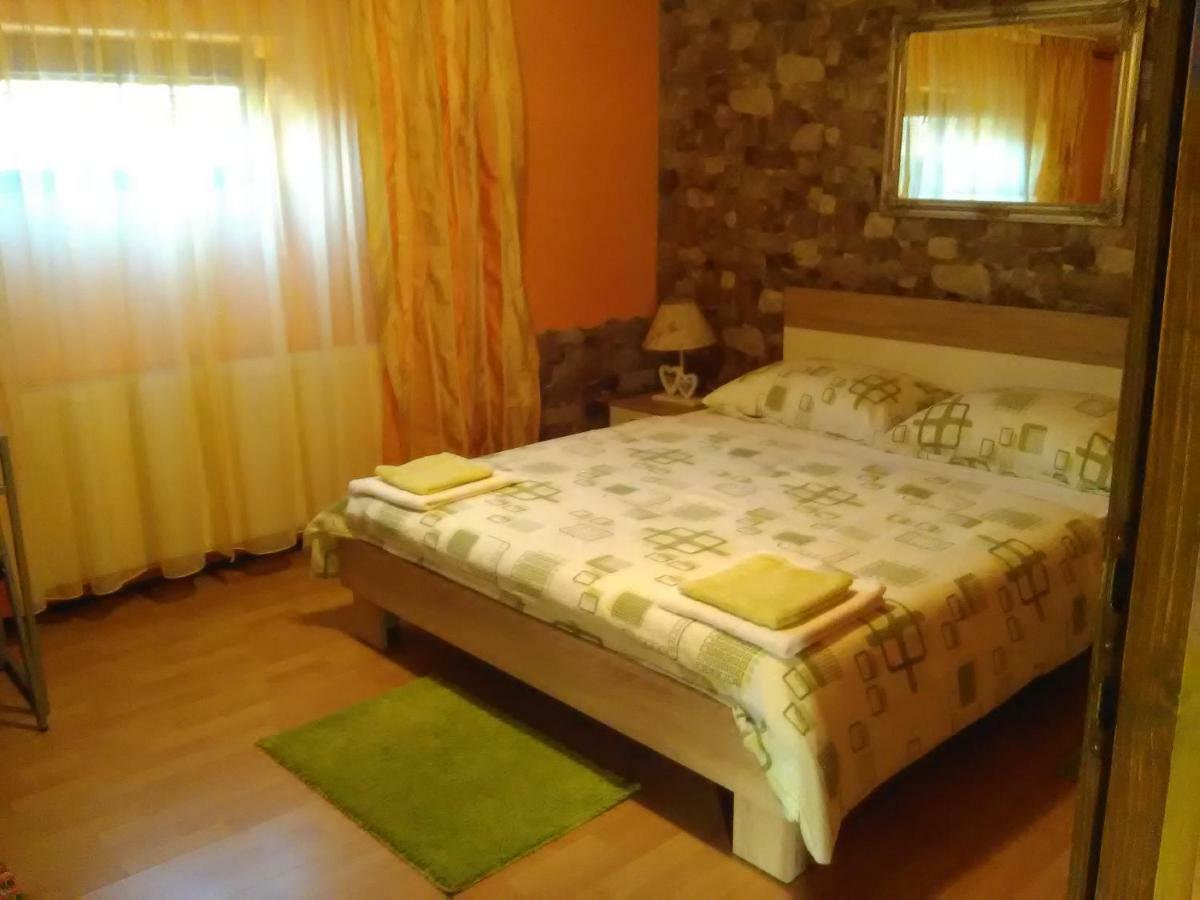 Apartment Tomasevic Slunj Exterior photo